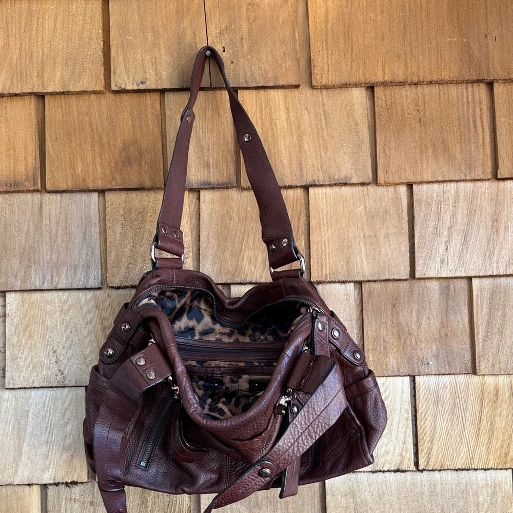b. makowsky Deep maroon Leather Shoulder Bag with rose gold Accents - Picture 5 of 6